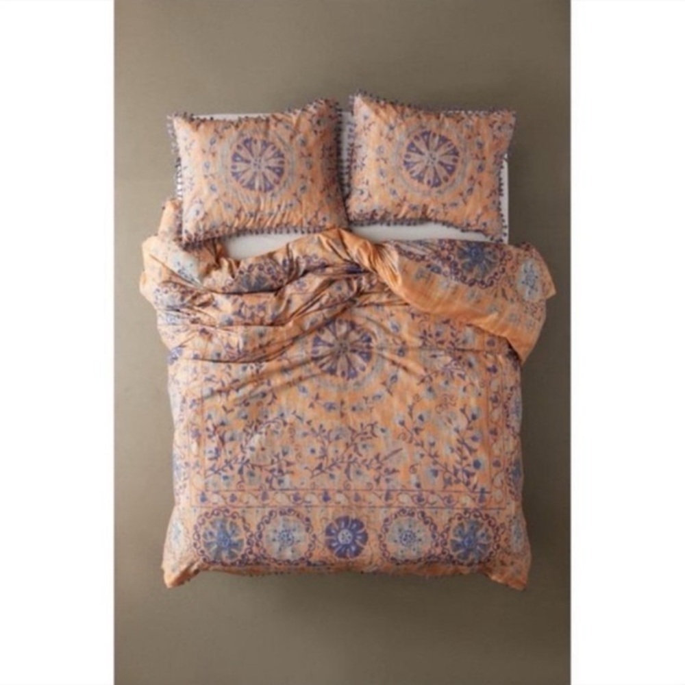 Urban Outfitters Queen Lina Tassel Duvet Cover with two Shams